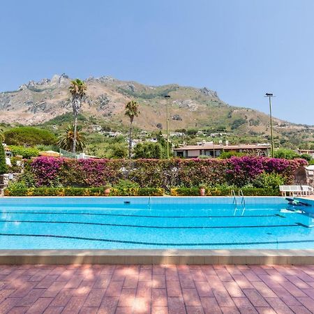 Villetta Con Giardino Esclusivo Di 1000 Mq, Piscina, Tennis, Calcio, Bocce Forio  ภายนอก รูปภาพ