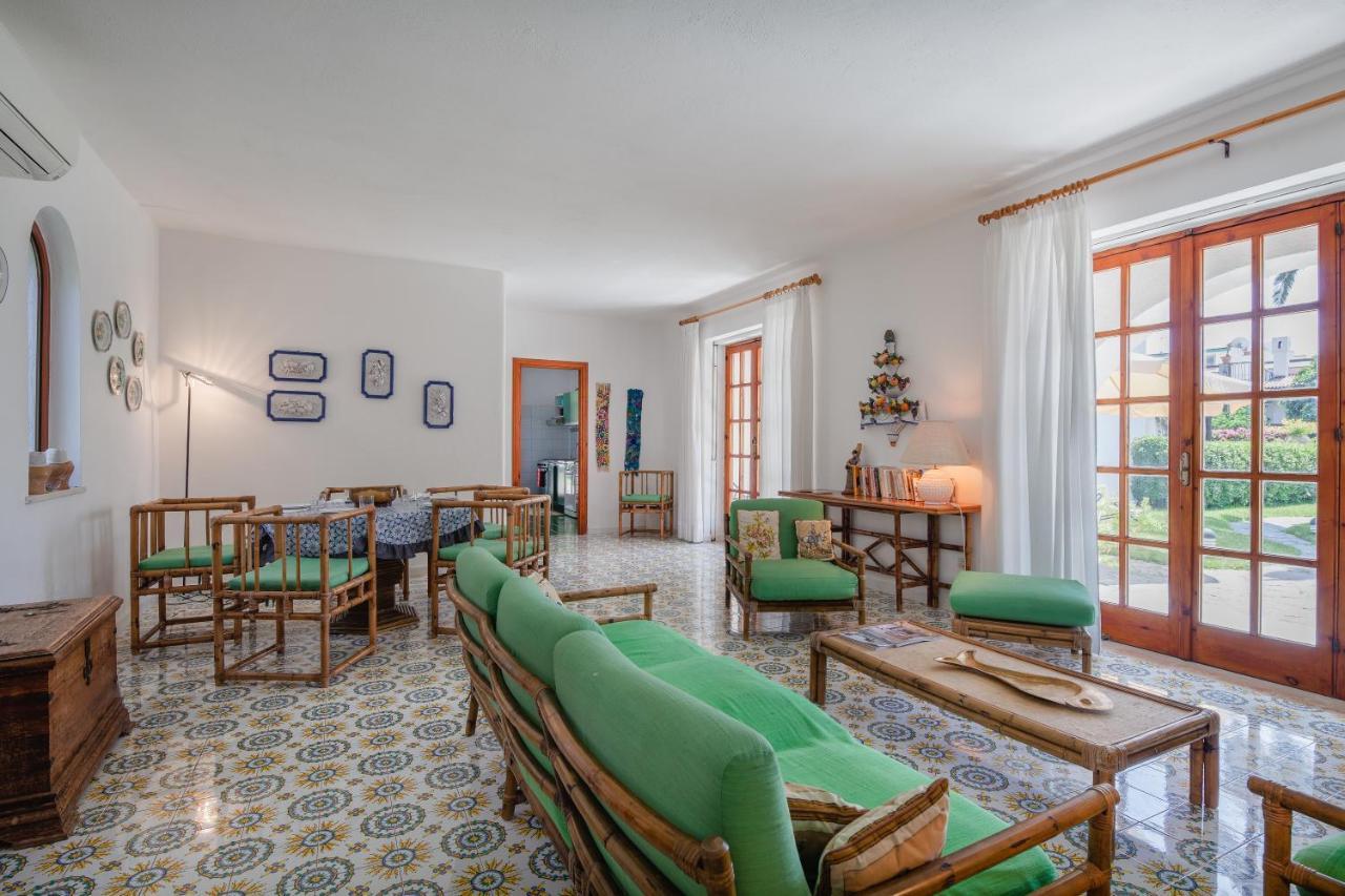 Villetta Con Giardino Esclusivo Di 1000 Mq, Piscina, Tennis, Calcio, Bocce Forio  ภายนอก รูปภาพ