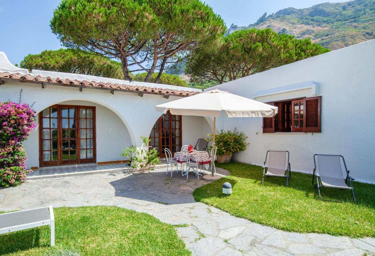 Villetta Con Giardino Esclusivo Di 1000 Mq, Piscina, Tennis, Calcio, Bocce Forio  ภายนอก รูปภาพ