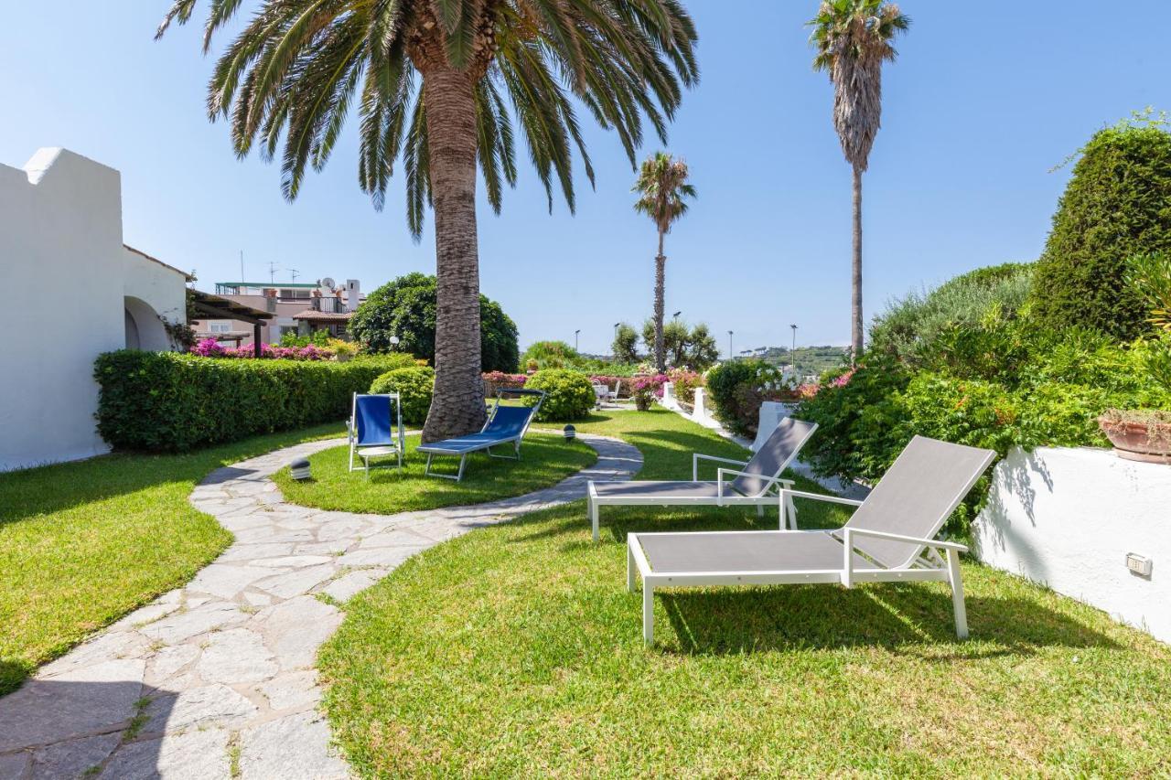 Villetta Con Giardino Esclusivo Di 1000 Mq, Piscina, Tennis, Calcio, Bocce Forio  ภายนอก รูปภาพ