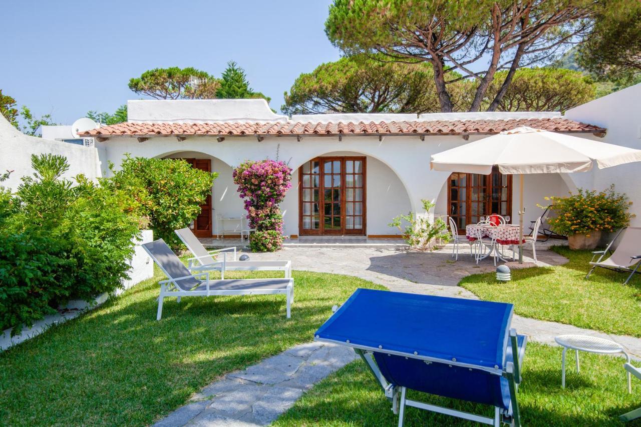 Villetta Con Giardino Esclusivo Di 1000 Mq, Piscina, Tennis, Calcio, Bocce Forio  ภายนอก รูปภาพ