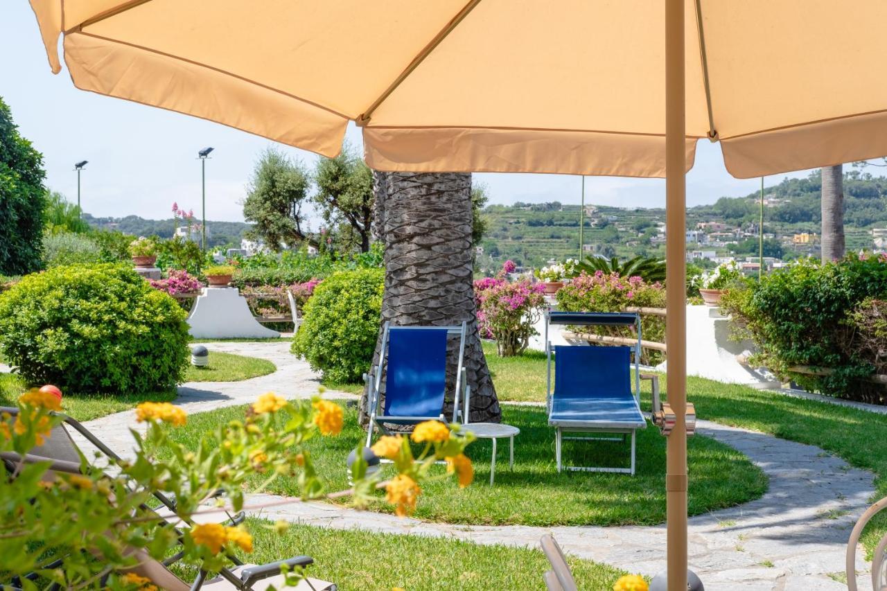 Villetta Con Giardino Esclusivo Di 1000 Mq, Piscina, Tennis, Calcio, Bocce Forio  ภายนอก รูปภาพ