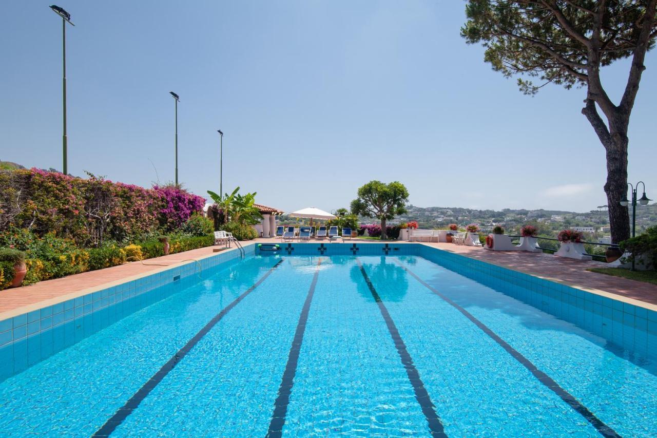 Villetta Con Giardino Esclusivo Di 1000 Mq, Piscina, Tennis, Calcio, Bocce Forio  ภายนอก รูปภาพ