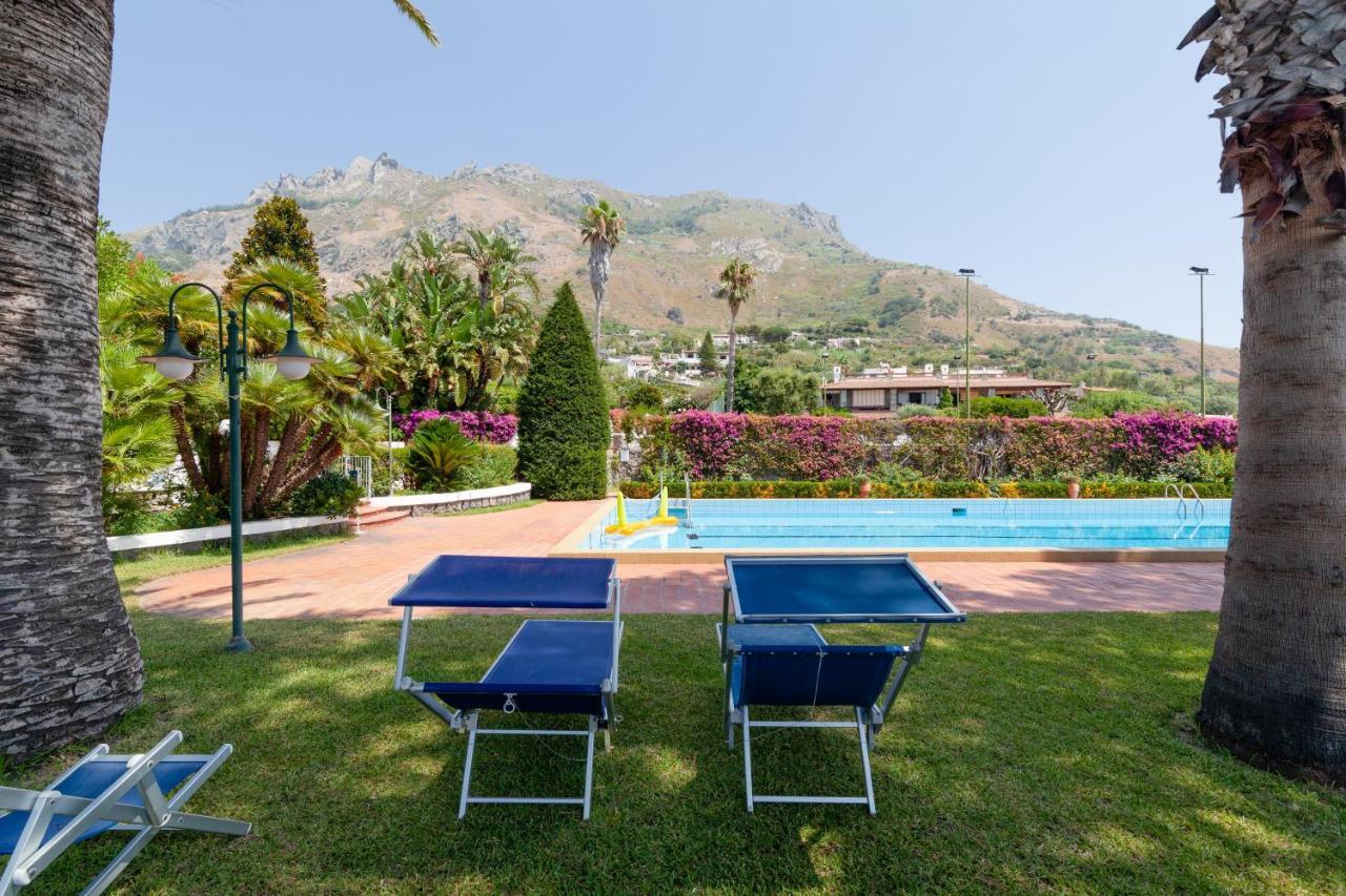 Villetta Con Giardino Esclusivo Di 1000 Mq, Piscina, Tennis, Calcio, Bocce Forio  ภายนอก รูปภาพ