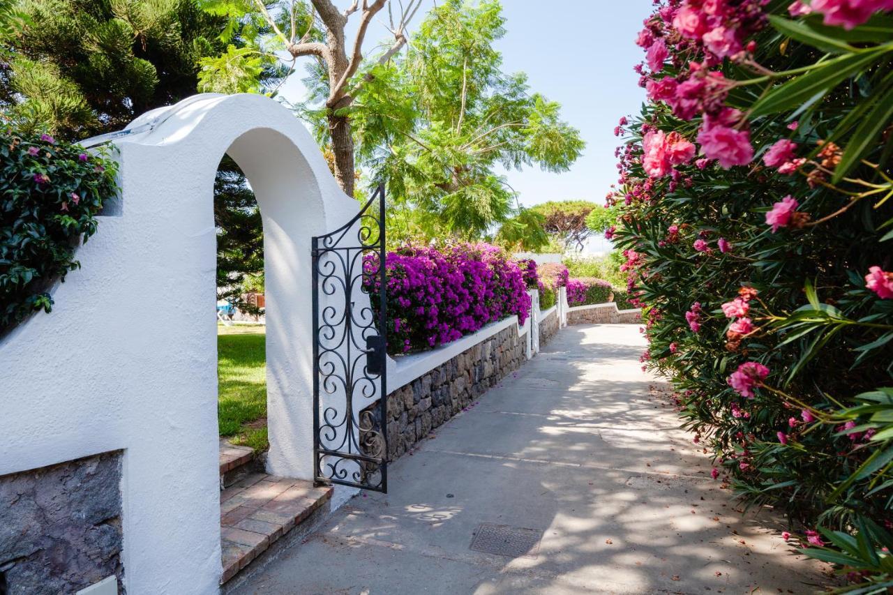Villetta Con Giardino Esclusivo Di 1000 Mq, Piscina, Tennis, Calcio, Bocce Forio  ภายนอก รูปภาพ