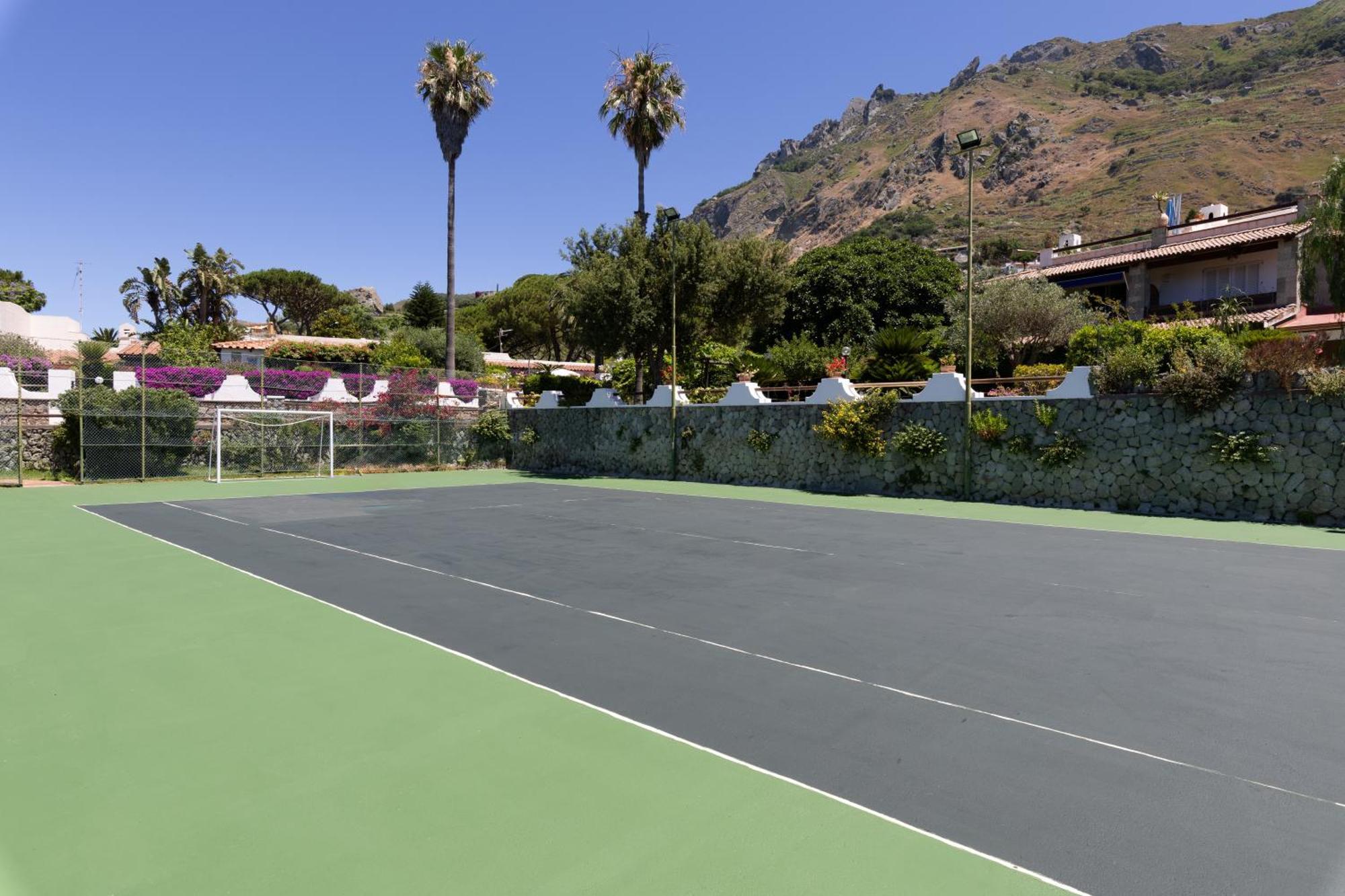 Villetta Con Giardino Esclusivo Di 1000 Mq, Piscina, Tennis, Calcio, Bocce Forio  ภายนอก รูปภาพ