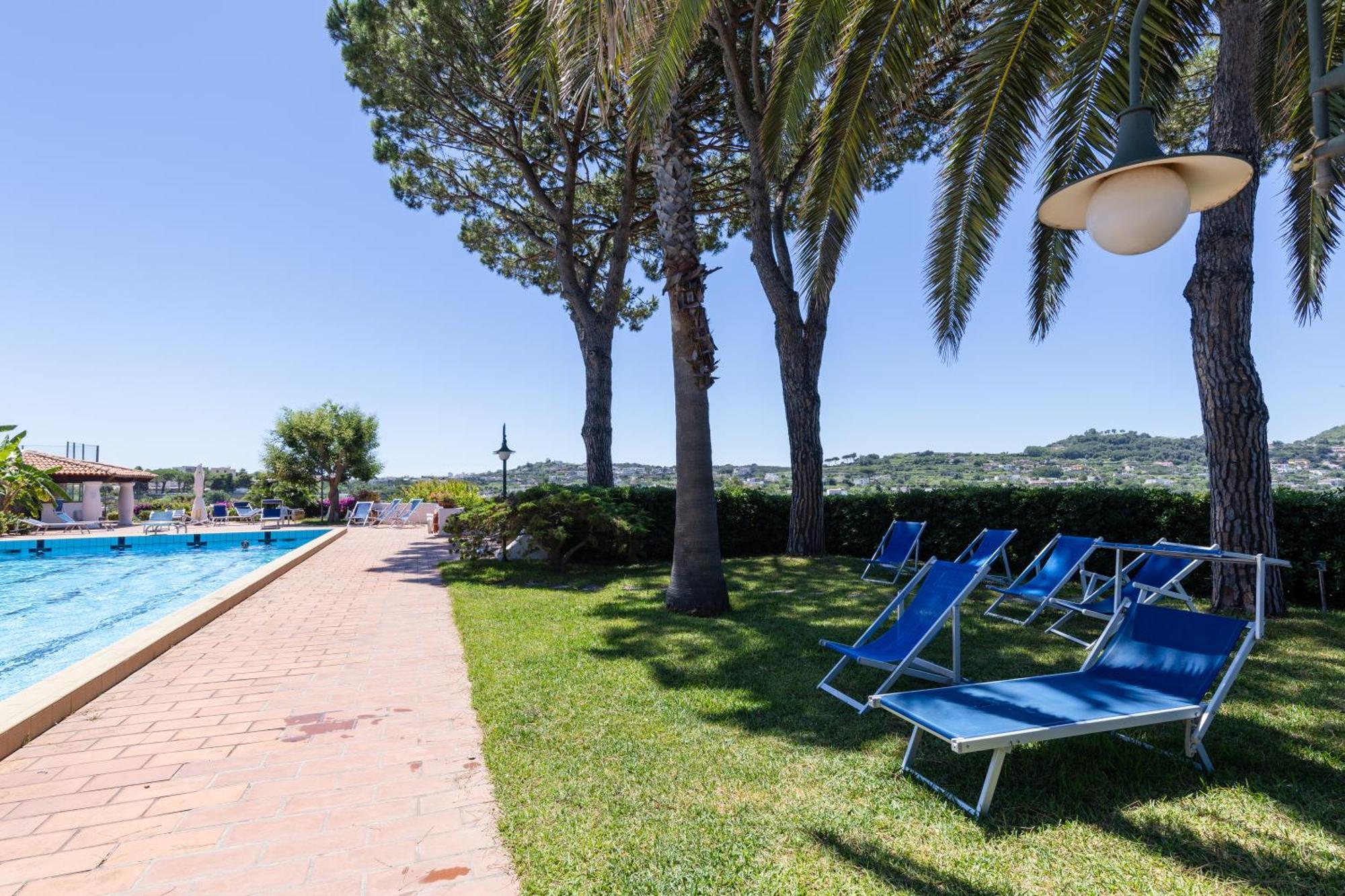 Villetta Con Giardino Esclusivo Di 1000 Mq, Piscina, Tennis, Calcio, Bocce Forio  ภายนอก รูปภาพ